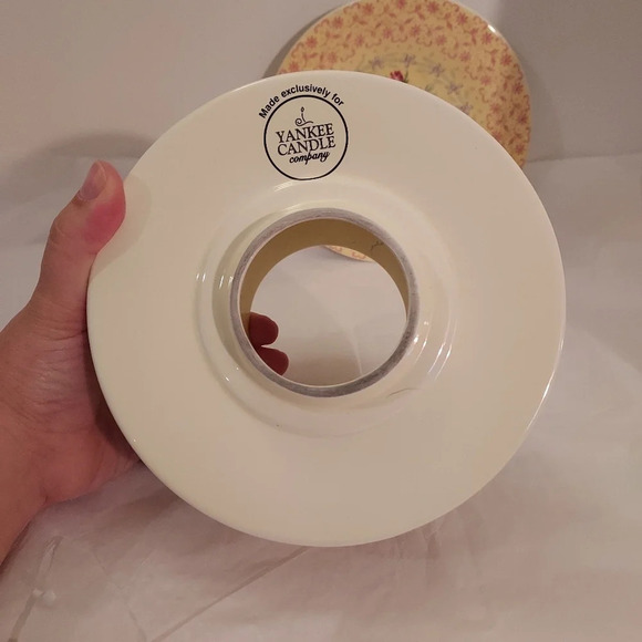 Yankee Candle Large Jar Rose Floral Design Shade and Matching Plate - Picture 7 of 10